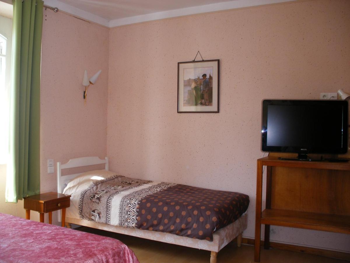 Hotel Modern Concarneau Bagian luar foto
