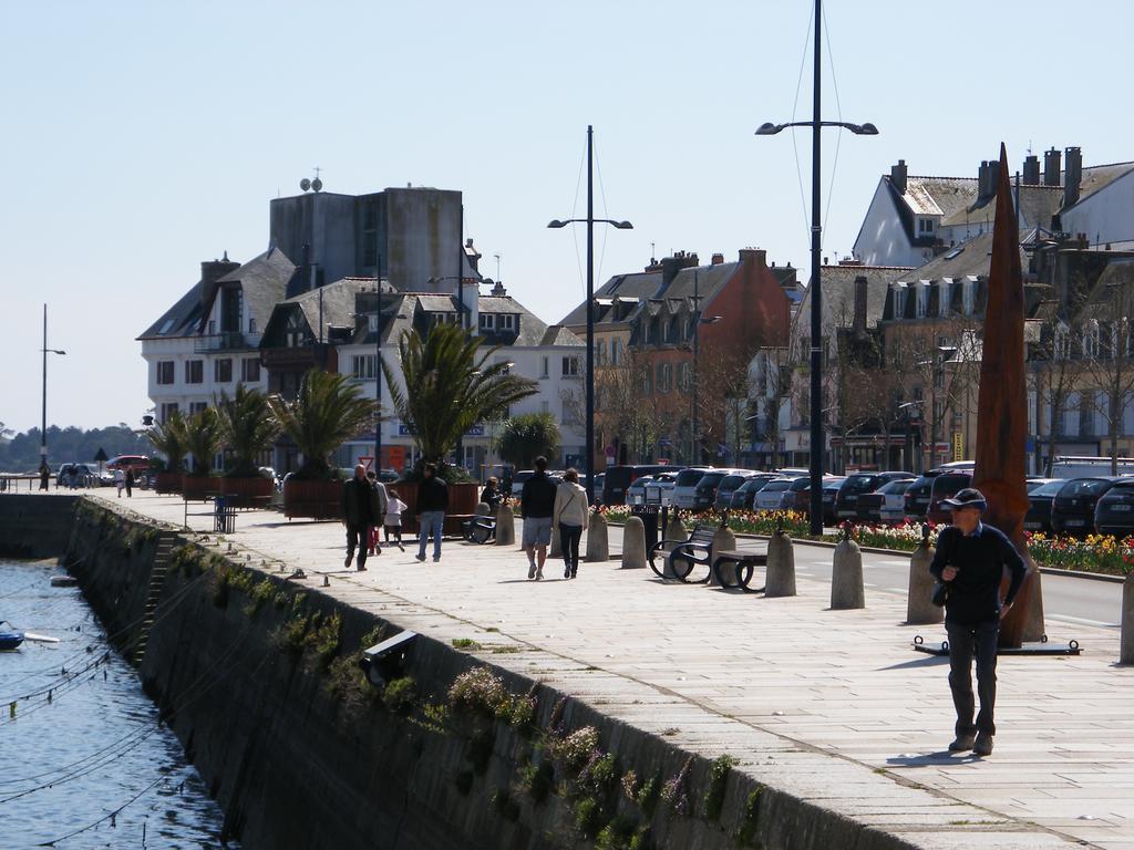 Hotel Modern Concarneau Bagian luar foto