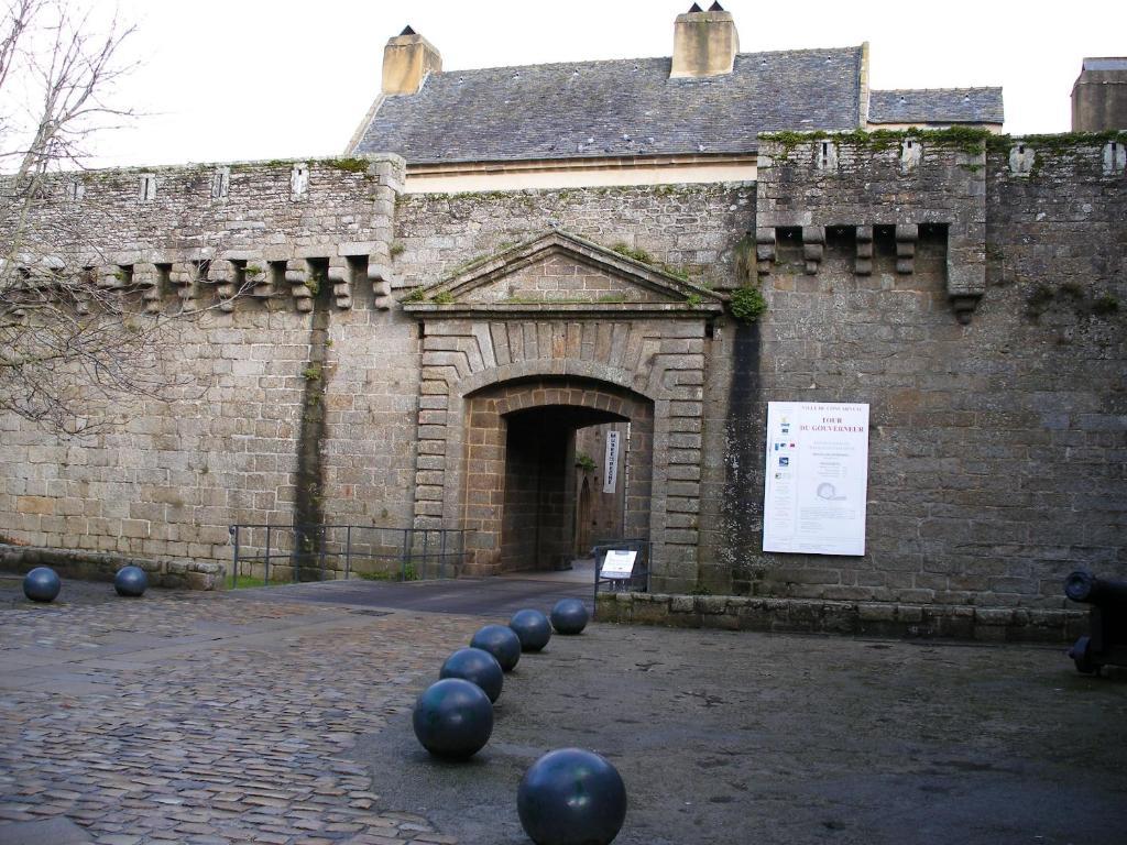 Hotel Modern Concarneau Bagian luar foto