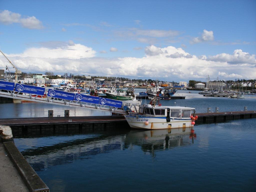 Hotel Modern Concarneau Bagian luar foto