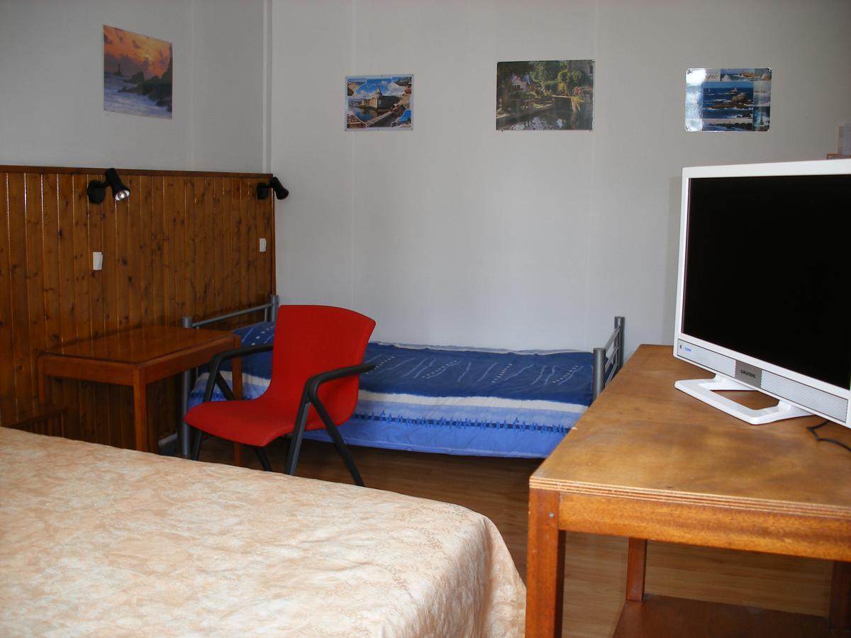Hotel Modern Concarneau Bagian luar foto