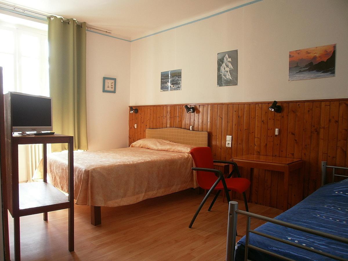 Hotel Modern Concarneau Bagian luar foto
