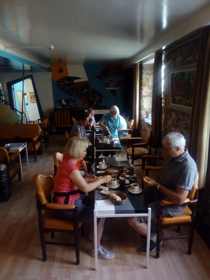Hotel Modern Concarneau Bagian luar foto